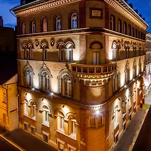 Museum 4*, Budapest Ungarn
